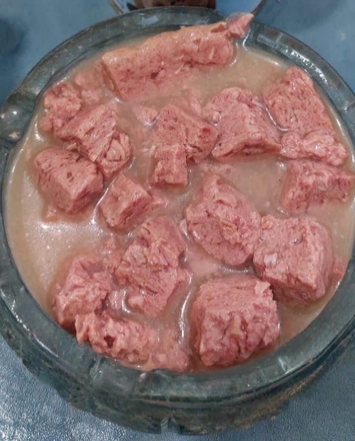 P9 can food for cats with chicken 400 gm